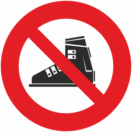 Zákaz vstupu v lyžařských botách